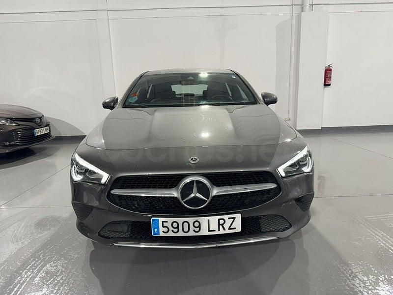 Usado Mercedes CLA220 Shooting Brake 190 CV (139 kW) 2021 Gris / plata Familiar
