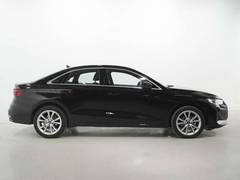 Usado Audi A3 Advanced 116 HP (85 kW) 2025 Preto Sedan