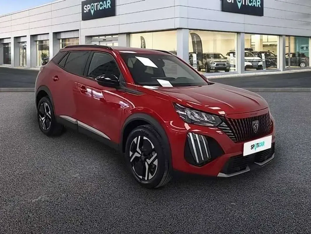 Usado Peugeot 2008 Allure 101 CV (74 kW) 2025 Rojo SUV