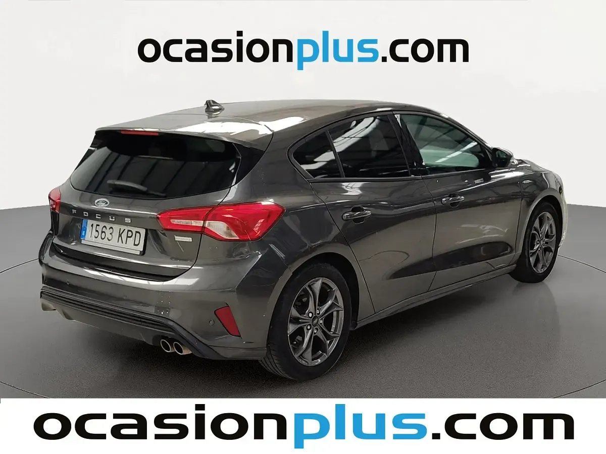 Usado Ford Focus ST-Line 125 CV (91 kW) 2018 Gris Utilitario
