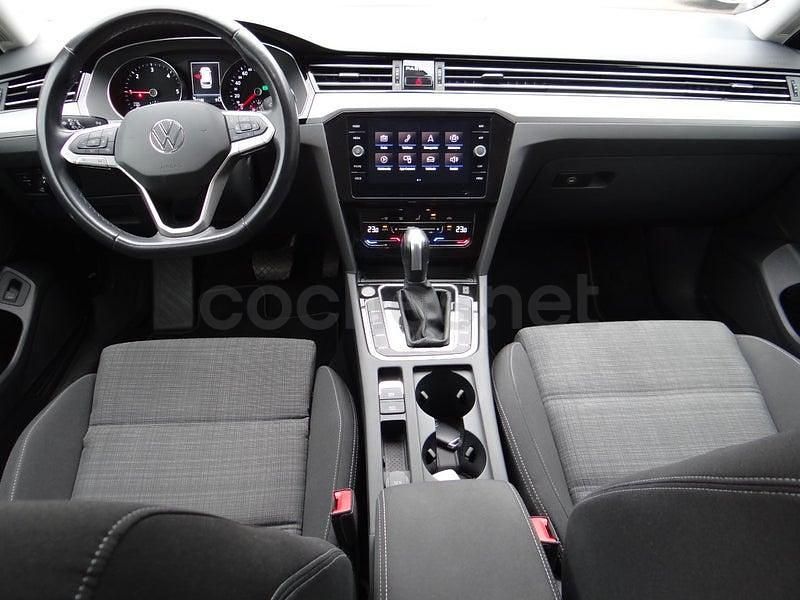 Usado VW Passat Executive 150 CV (110 kW) 2021 Negro Familiar