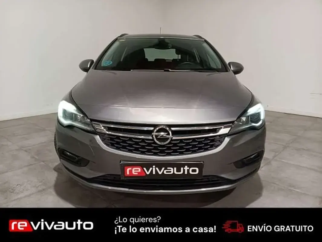 Usado Opel Astra Selective 136 CV (100 kW) 2018 Gris Familiar