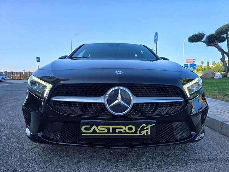 Usado Mercedes A180 109 CV (80 kW) 2019 Negro Utilitario