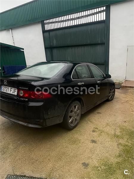 Usado Honda Accord Sport 140 CV (102 kW) 2006 Negro Berlina