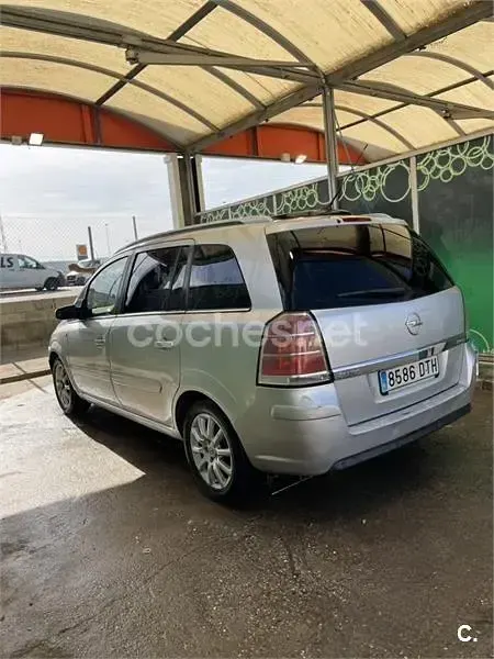 Usado Opel Zafira Cosmo 150 CV (110 kW) 2005 Gris / plata Monovolumen