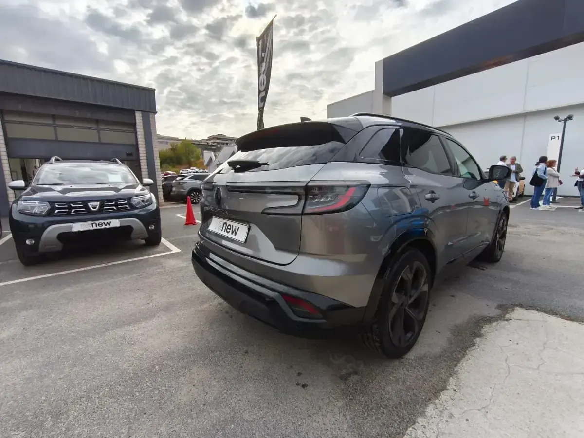 Usado Renault Austral Techno Esprit Alpine 160 CV (117 kW) 2023 Gris SUV