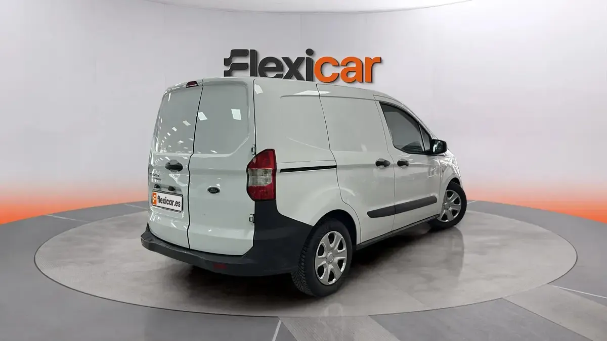 Usado Ford Transit 75 CV (55 kW) 2021 Blanco Berlina