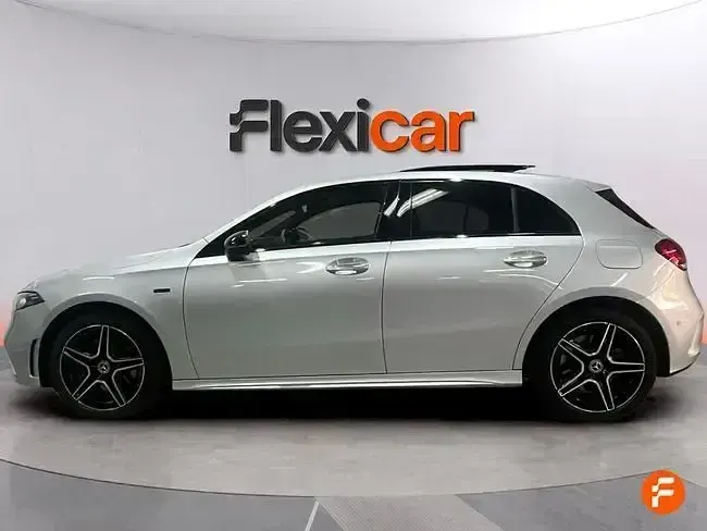 Usado Mercedes A250 218 CV (160 kW) 2021 Gris / plata Berlina