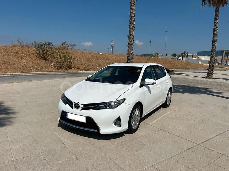 Blanco Usado 2013 Toyota Auris Active Berlina | 9900 € (Precio justo) - Imagen 1/4
