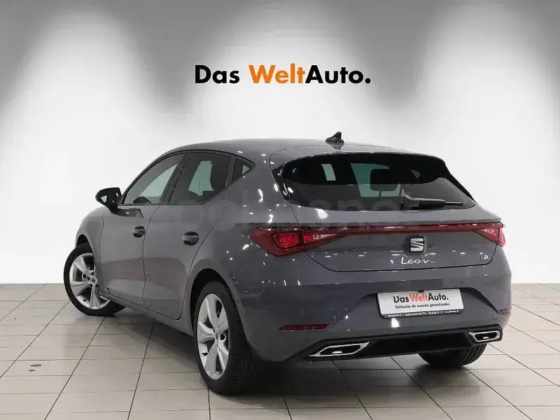 Usado Seat Leon FR 150 CV (110 kW) 2025 Beige Berlina