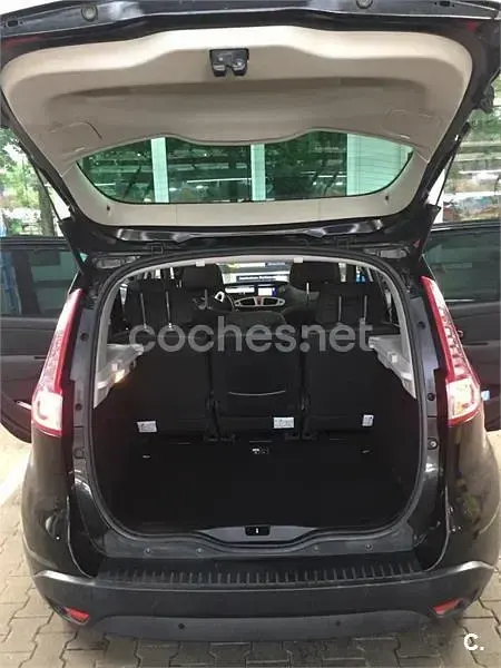 Usado Renault Scénic III Dynamique 110 CV (80 kW) 2011 Negro Monovolumen
