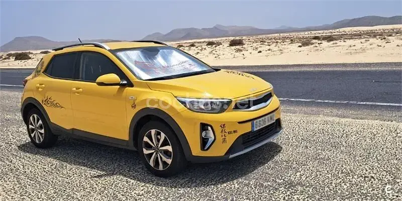 Begagnad Kia Stonic 100 HK (73 kW) 2023 Gul SUV