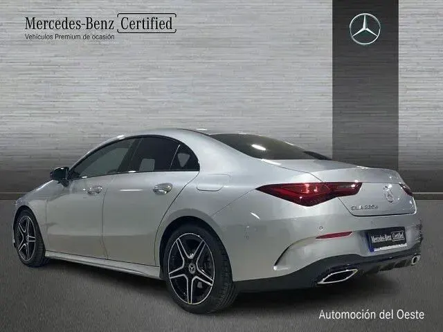 Usado Mercedes CLA220 190 CV (139 kW) 2025 Plata hightech Berlina