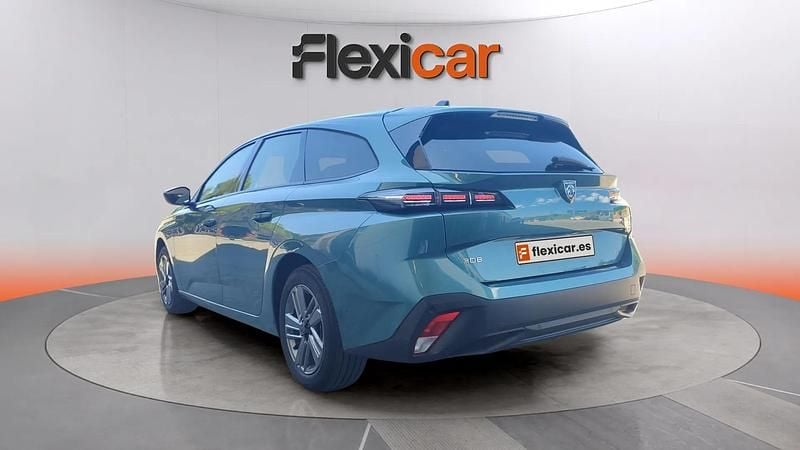 Usado Peugeot 308 SW Allure 131 CV (96 kW) 2022 Verde Familiar