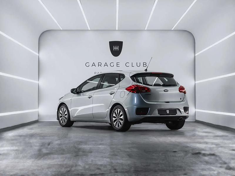 Usado Kia Ceed 100 CV (73 kW) 2016 Gris / plata Utilitario