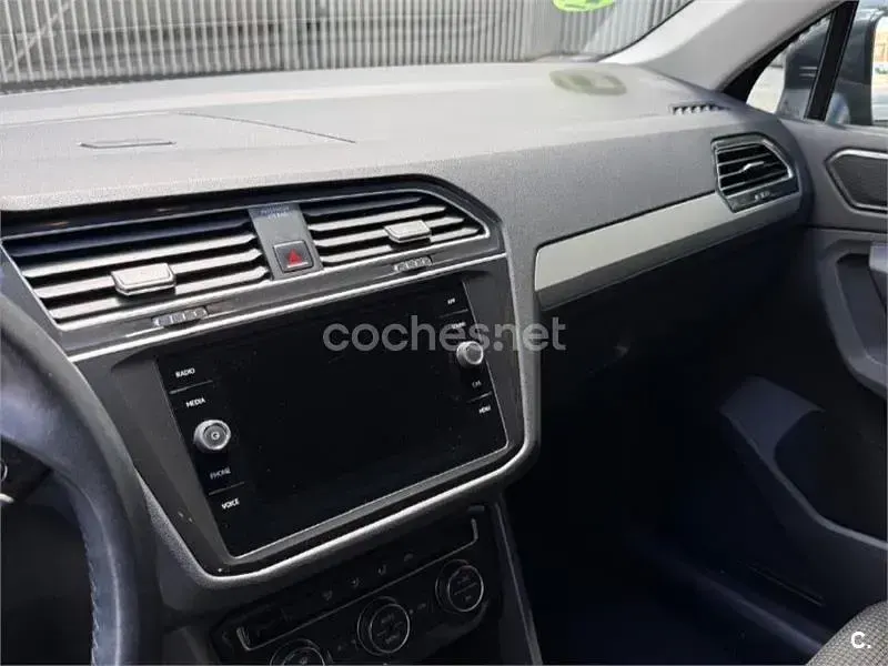 Usado VW Tiguan Edition 150 CV (110 kW) 2017 Gris / plata SUV