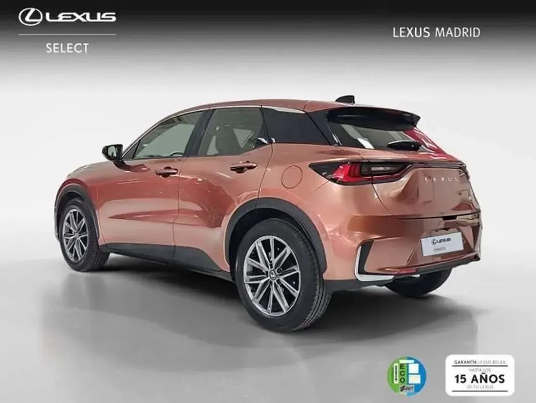 Usado Lexus LBX 136 CV (100 kW) 2025 Marrón SUV