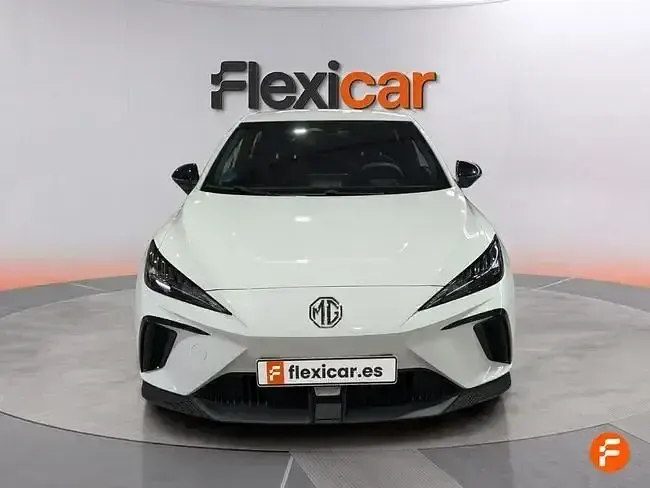 Usado MG MG5 EV 125 kW (170 CV) 2023 Blanco Familiar