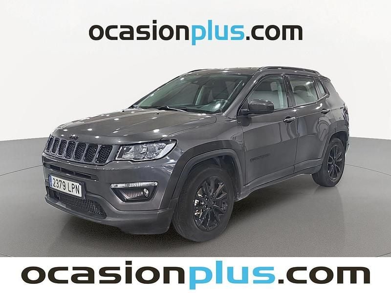 Usado Jeep Compass Night Eagle 131 CV (96 kW) 2021 Gris SUV