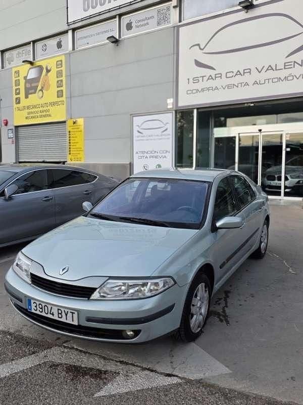 Usado Renault Laguna II Dynamique 120 CV (88 kW) 2002 Azul Berlina