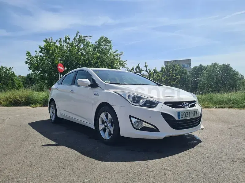 Usado Hyundai i40 115 CV (84 kW) 2014 Blanco Berlina