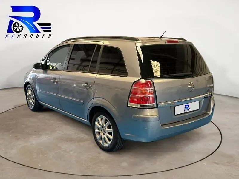Usado Opel Zafira Enjoy 120 CV (88 kW) 2007 Gris / plata Monovolumen