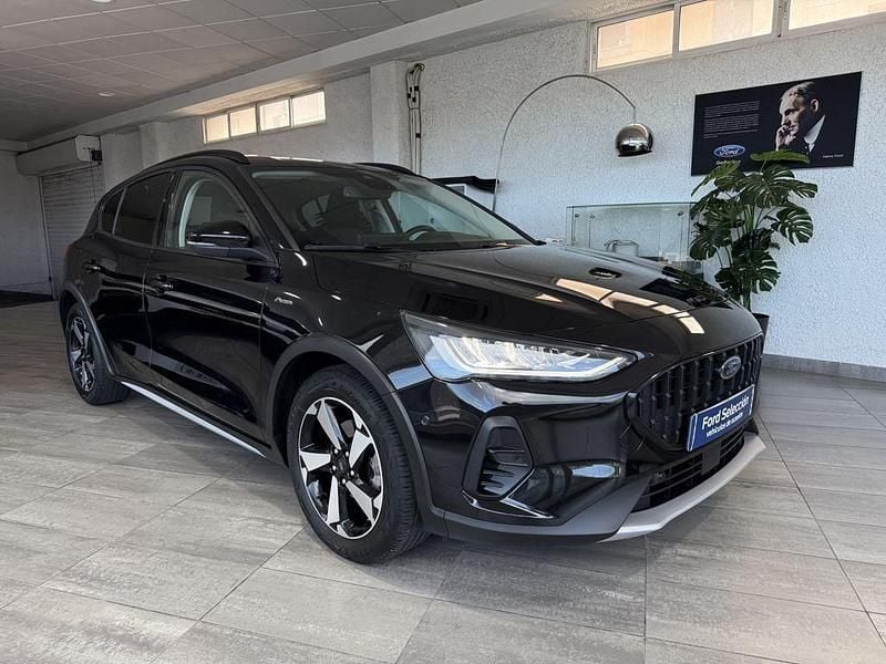 Usado Ford Focus Active 125 CV (91 kW) 2024 Negro Berlina