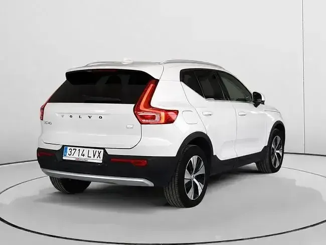 Usado Volvo XC40 Core 211 CV (155 kW) 2022 Blanco SUV