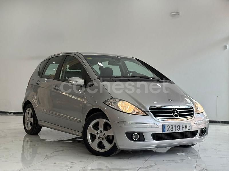 Usado Mercedes A180 Avantgarde 109 CV (80 kW) 2007 Gris / plata Monovolumen