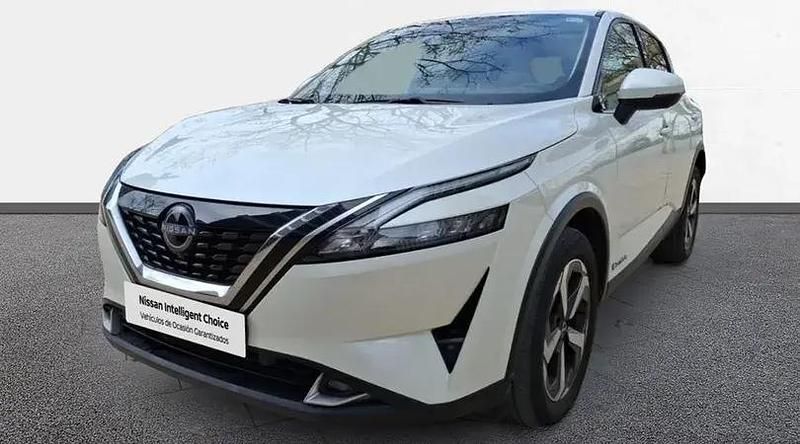 Usado Nissan Qashqai N-Connecta 190 CV (139 kW) 2023 Lunar white con techo midnight SUV