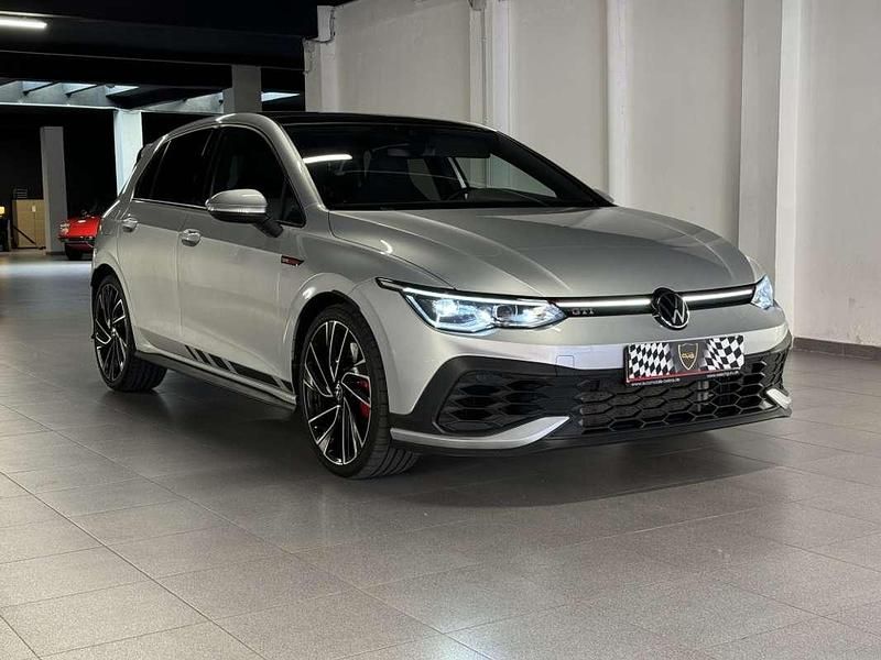 Usado VW Golf VII GTI 300 CV (220 kW) 2021 Gris Utilitario