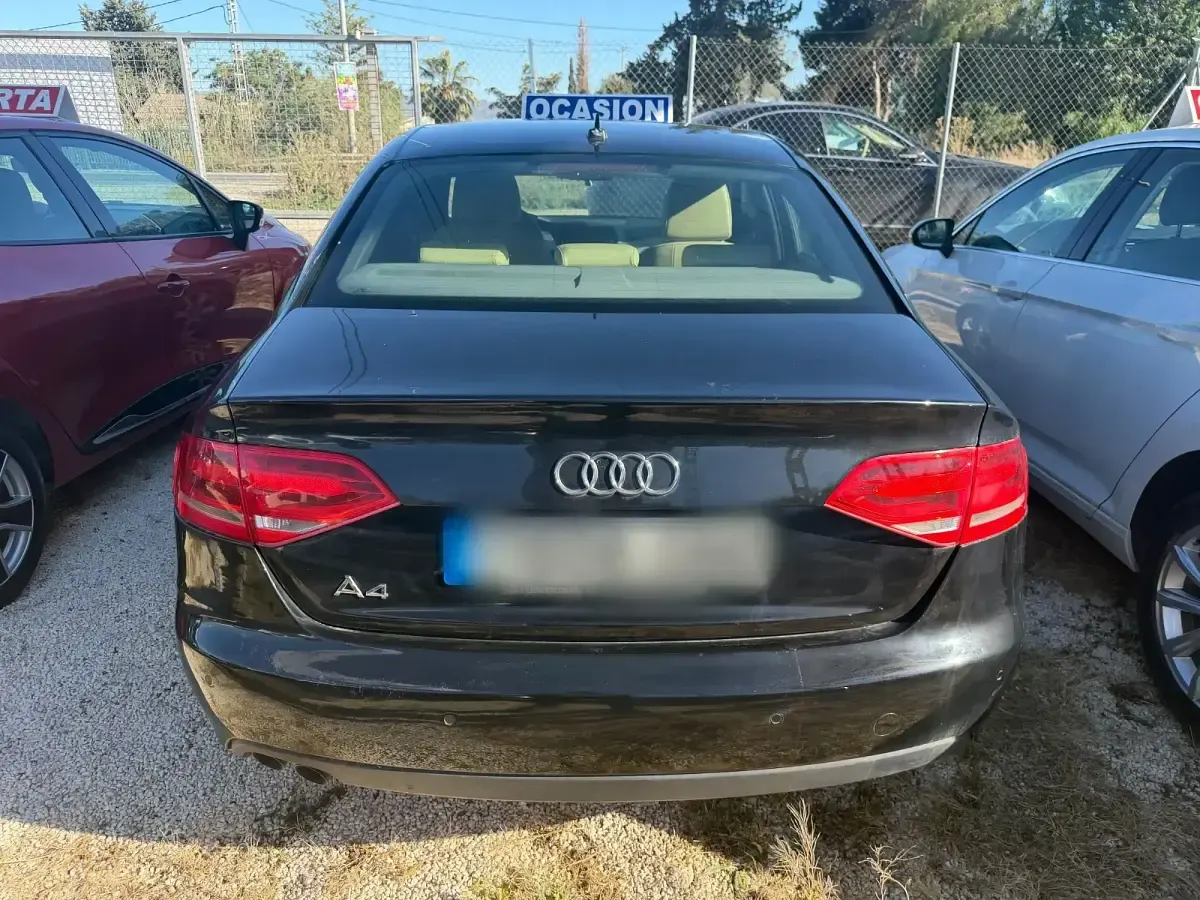 Usado Audi A4 143 CV (105 kW) 2008 Negro Berlina