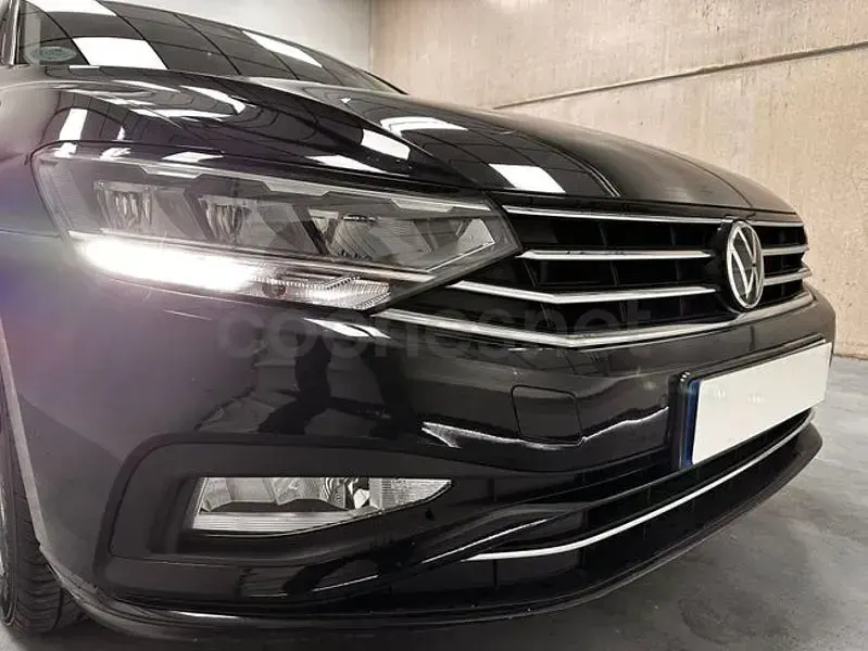 Usado VW Passat Executive 150 CV (110 kW) 2021 Negro Familiar