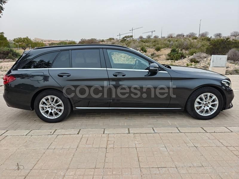 Usado Mercedes C200 160 CV (117 kW) 2020 Negro Familiar
