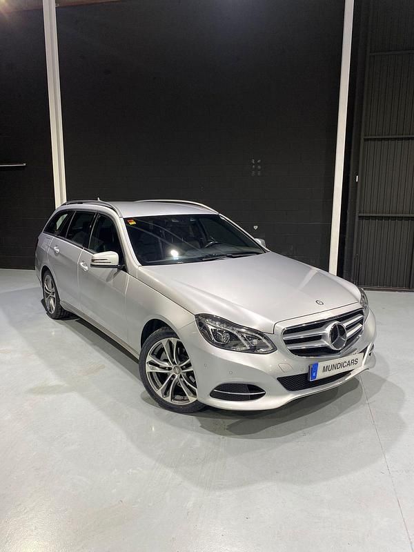 Usado Mercedes E220 Avantgarde 170 CV (125 kW) 2016 Plateado Familiar