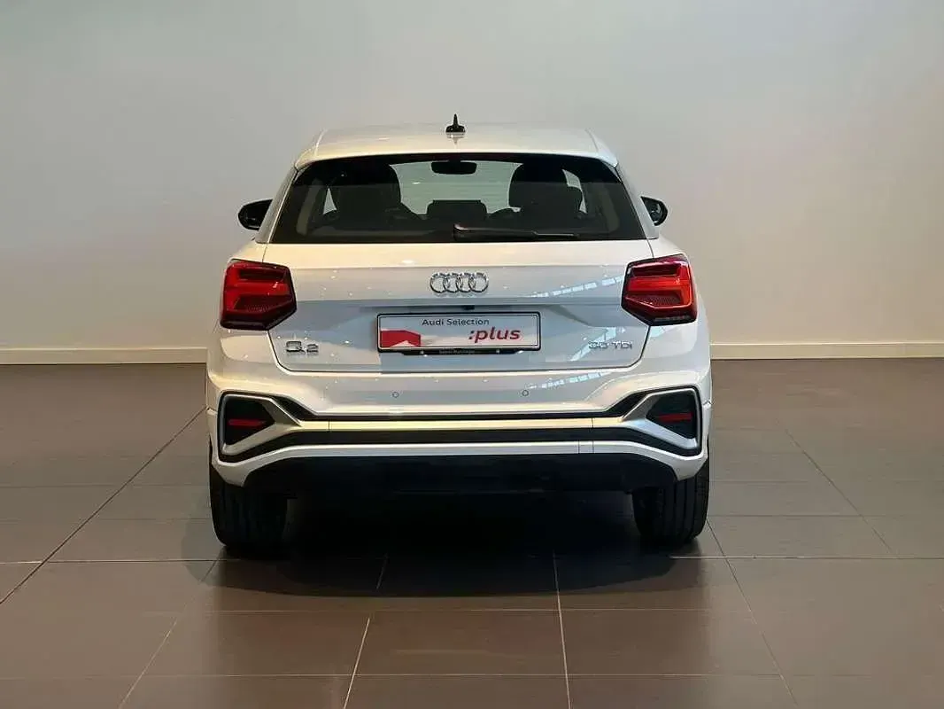 Usado Audi Q2 S-Line 116 CV (85 kW) 2025 Blanco SUV