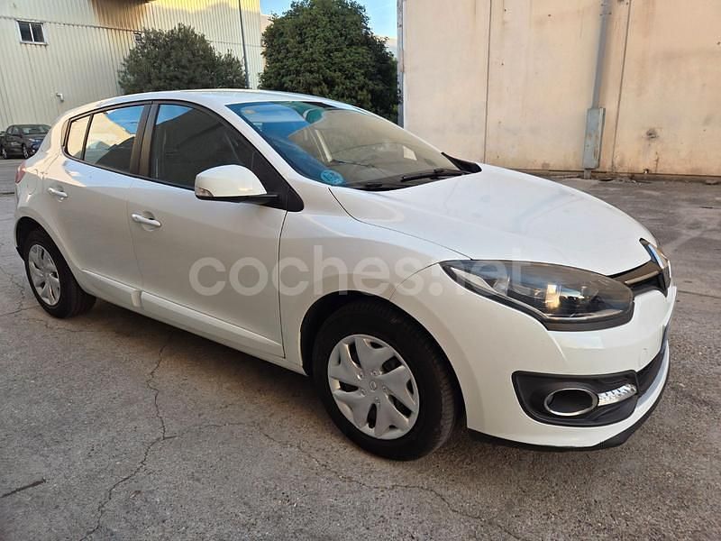 Blanco Usado 2015 Renault Mégane Intens Berlina | 8300 € - Imagen 1/4