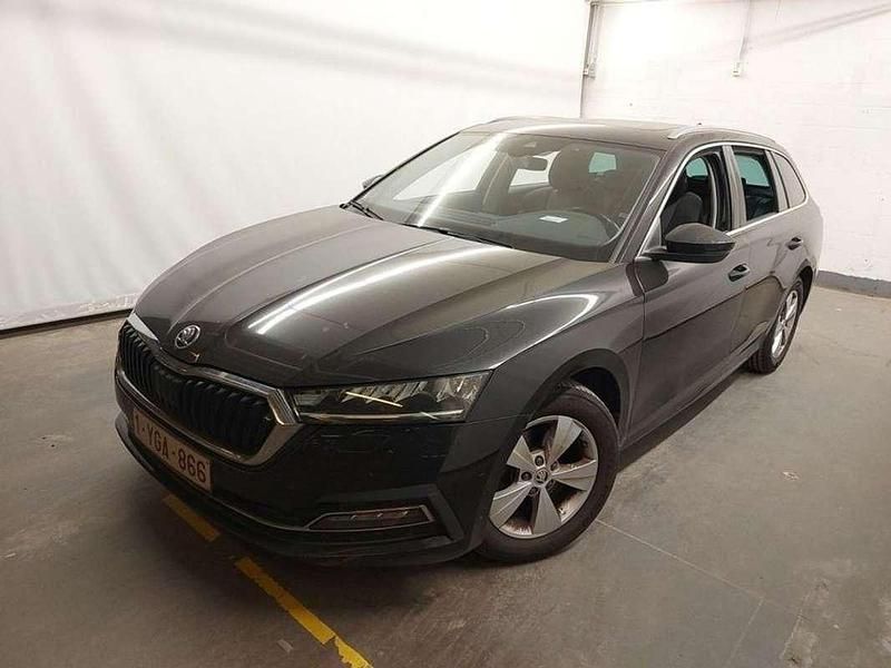 Usado Skoda Octavia Ambition 151 CV (111 kW) 2020 Negro Familiar