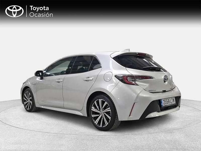 Usado Toyota Corolla Style 122 CV (89 kW) 2021 Gris / plata Berlina
