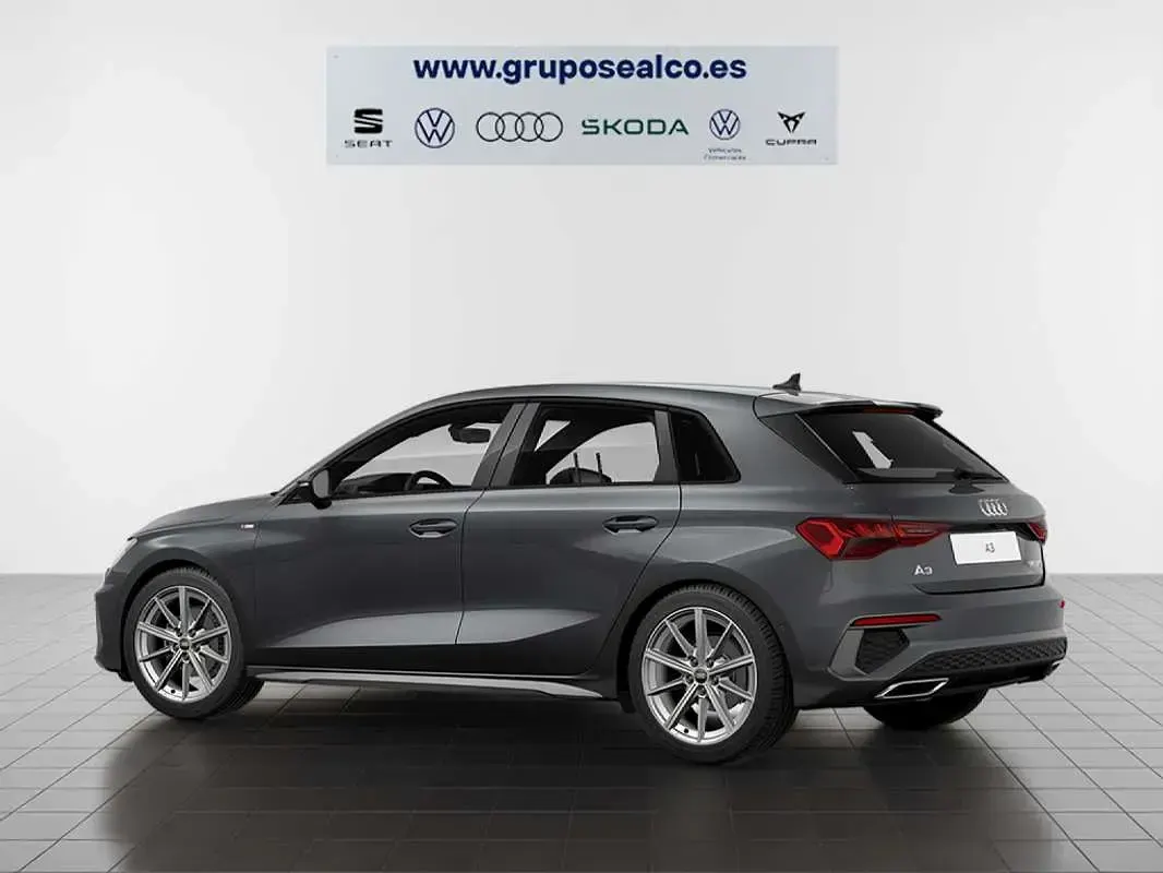Usado Audi A3 Sportback S-Line 150 CV (110 kW) 2022 Gris Utilitario