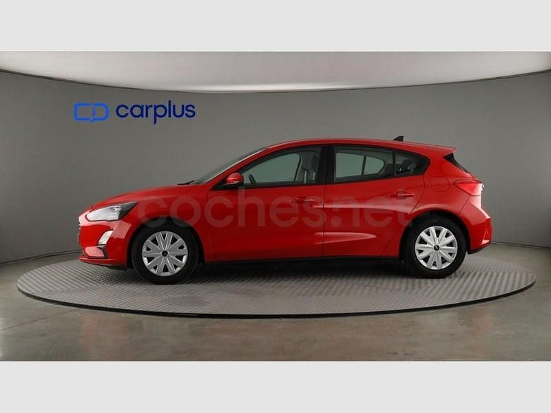 Usado Ford Focus Trend 101 CV (74 kW) 2021 Rojo Utilitario