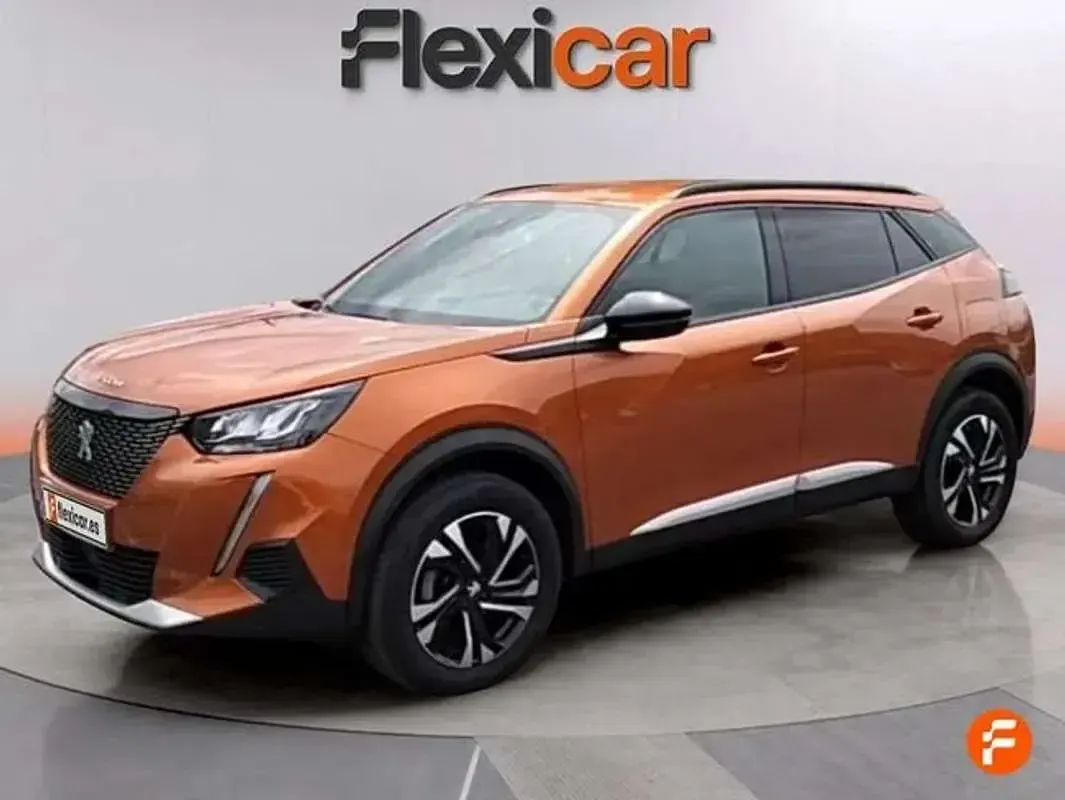 Usado Peugeot 2008 Allure 101 CV (74 kW) 2023 Naranja SUV