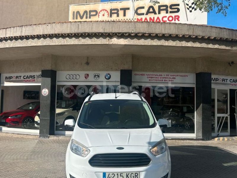 Usado Ford Tourneo Courier Titanium 100 CV (73 kW) 2018 Blanco Monovolumen