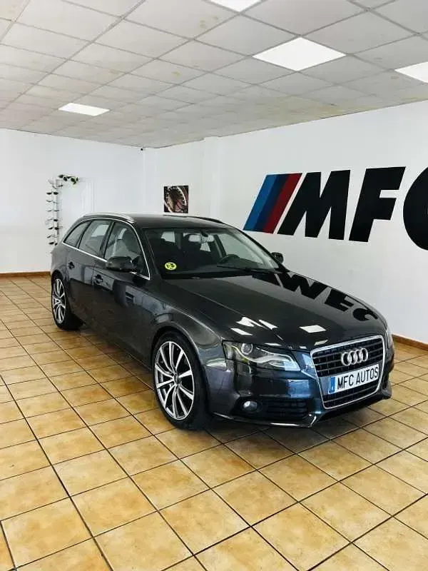 Usado Audi A4 143 CV (105 kW) 2009 Gris Familiar