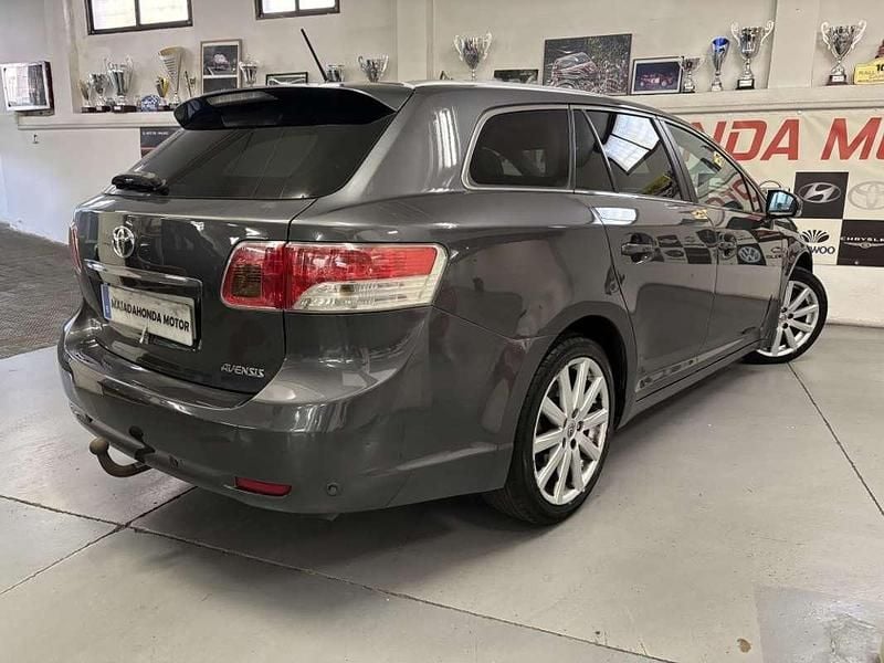 Usado Toyota Avensis Premium 150 CV (110 kW) 2011 Gris Familiar
