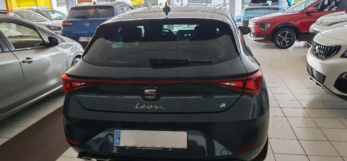 Nuevo Seat Leon FR 150 CV (110 kW) 2026 Gris magnetic Berlina