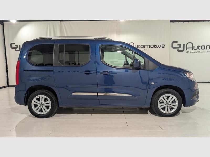 Usado Toyota Proace Verso Active 131 CV (96 kW) 2020 Azul Familiar