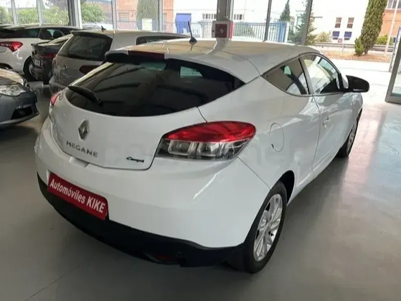 Usado Renault Mégane LIMITED 95 CV (69 kW) 2014 Blanco Coupe