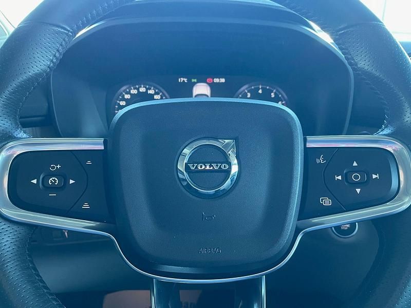 Usado Volvo XC40 Inscription 190 CV (139 kW) 2018 Negro SUV