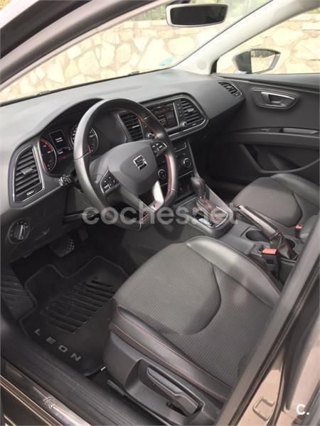 Usado Seat Leon ST FR 150 CV (110 kW) 2016 Gris / plata Familiar